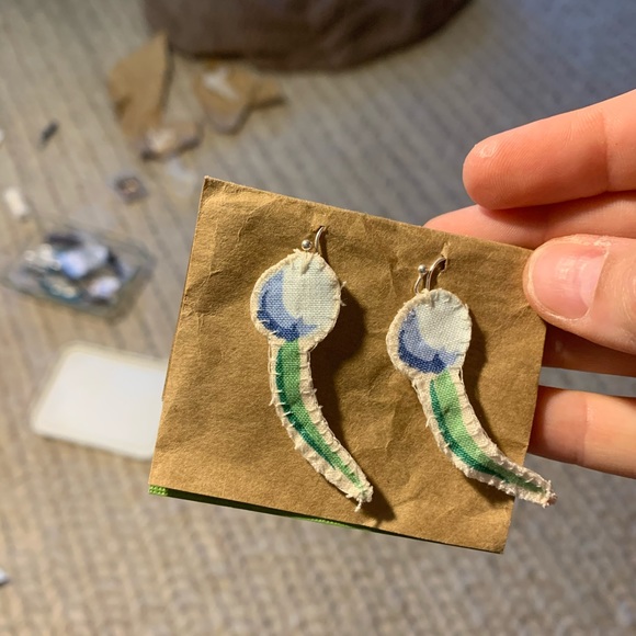 hand made earrings!! - Picture 2 of 2